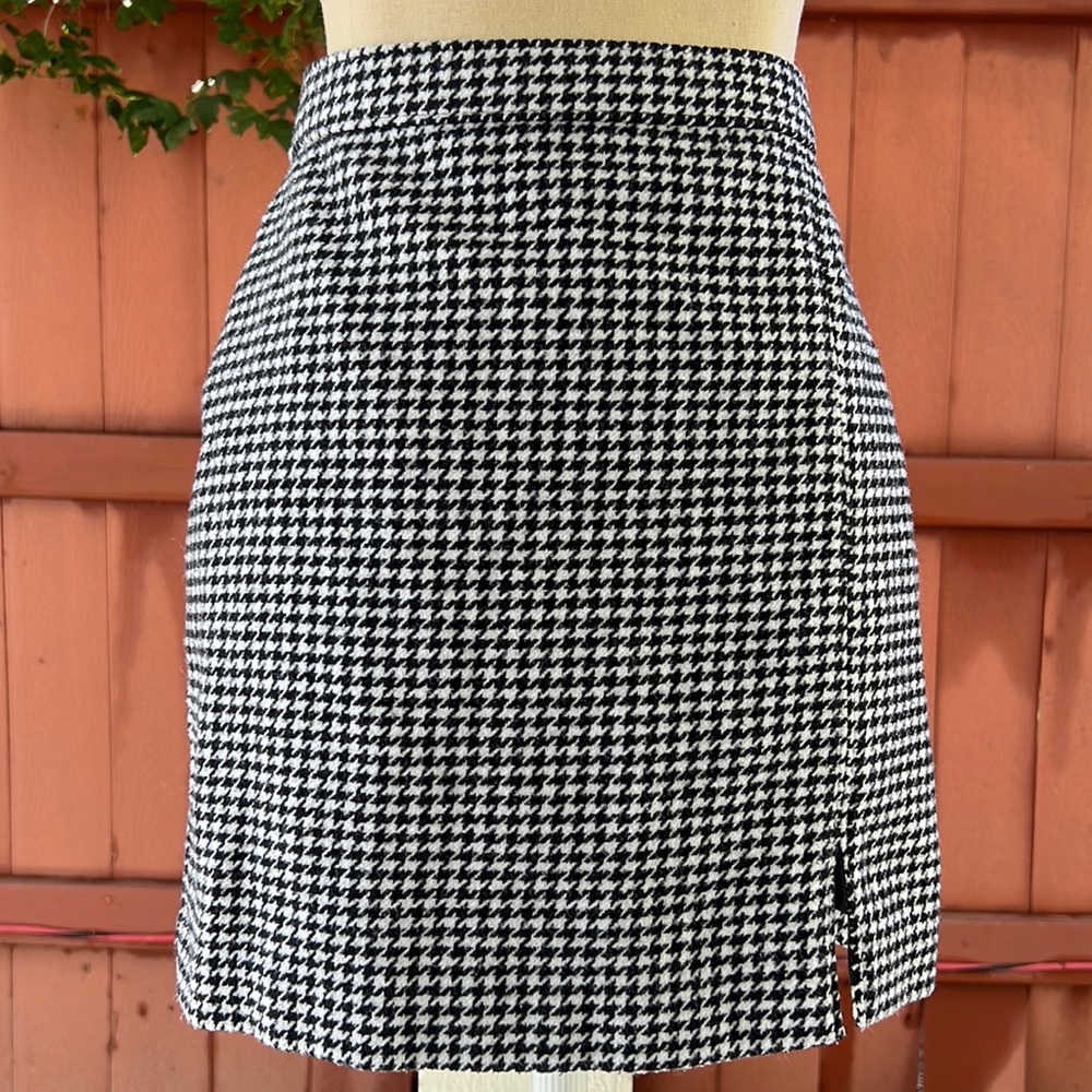 Hollister houndstooth mini skirt